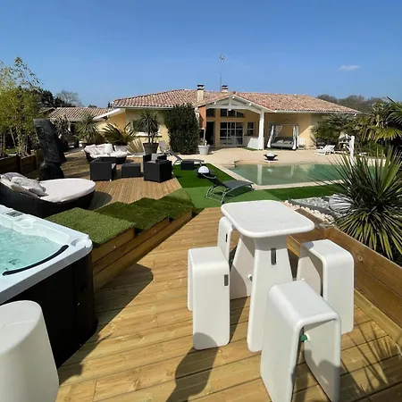 Magnifique Avec Piscine Et Jacuzzi Villa