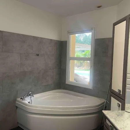 Magnifique Avec Piscine Et Jacuzzi ヴィラ *